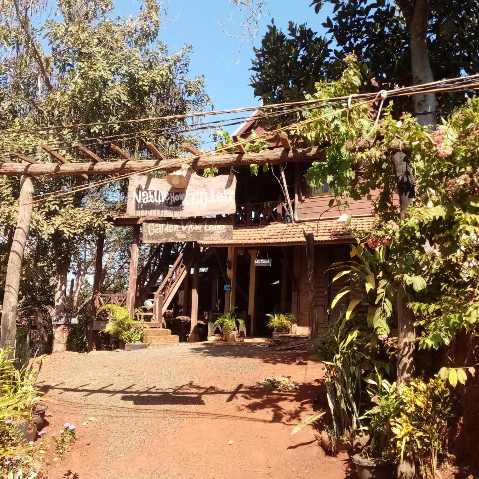 Nature House Eco-Lodge&jungle trek Banlung Exterior foto