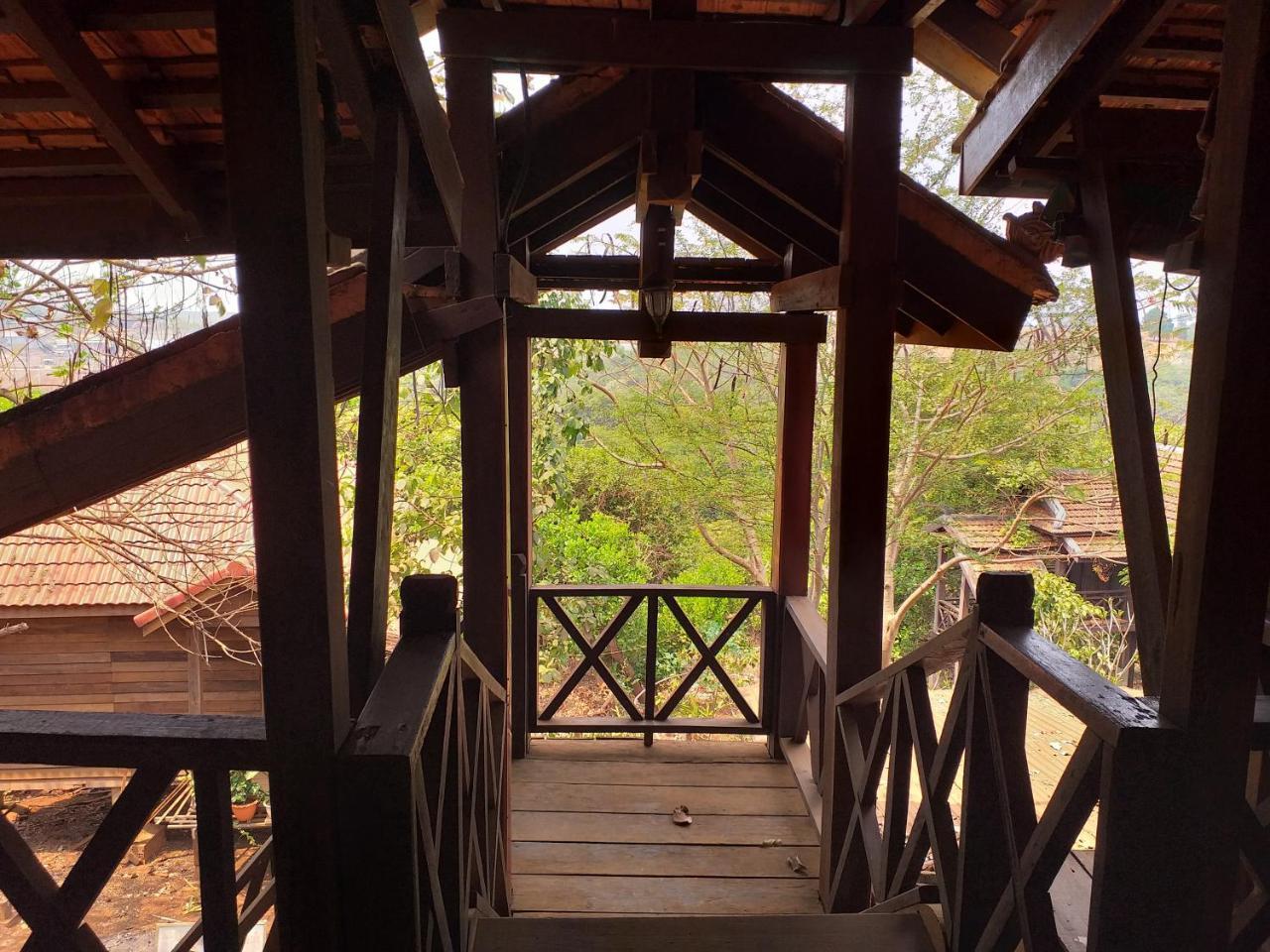 Nature House Eco-Lodge&jungle trek Banlung Exterior foto